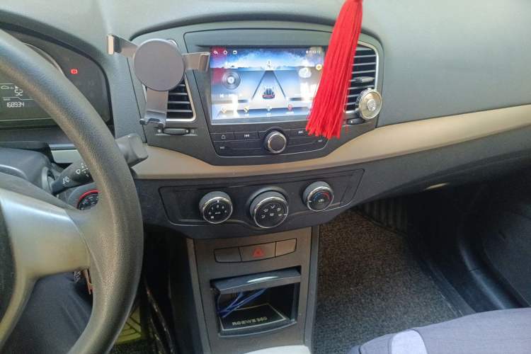 Used Roewe 350 2013 350S 1.5L Manual Xunchi Edition Audio And AC Panel