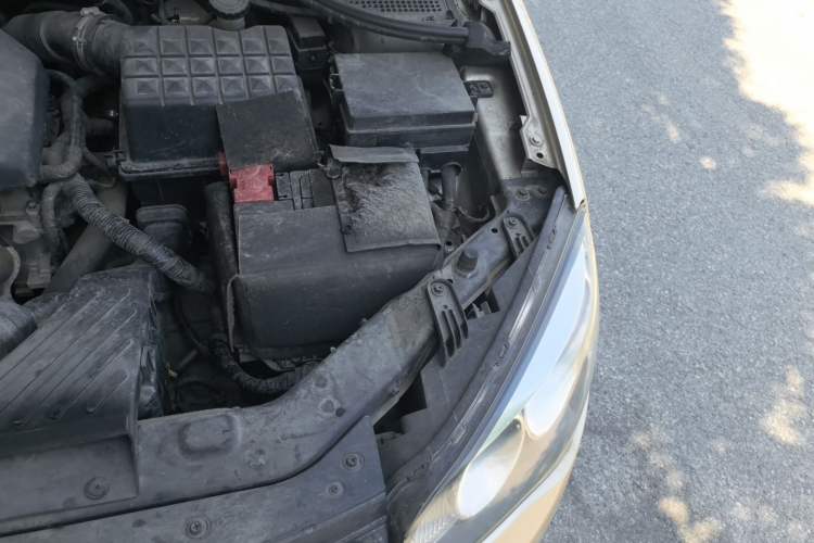 Used Roewe 350 2013 350C 1.5L Automatic Xunyue Edition Engine Bay Left