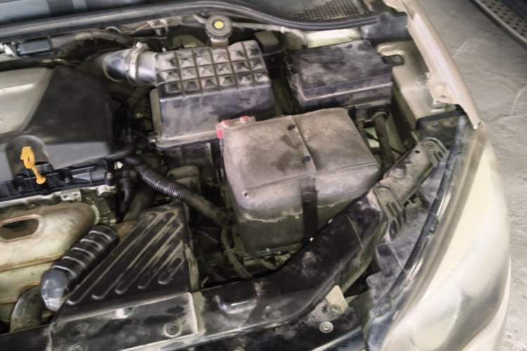 Used Roewe 350 2013 350S 1.5L Automatic Xunda Edition Engine Bay Left