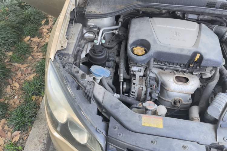 Used Roewe 350 2013 350C 1.5L Automatic Xunyue Edition Engine Bay Right