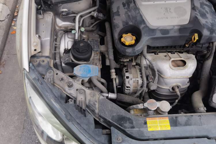 Used Roewe 350 2013 350S 1.5L Automatic Xunda Edition Engine Bay Right