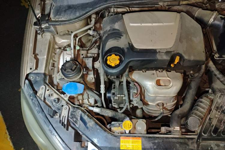Used Roewe 350 2013 350S 1.5L Manual Xunchi Edition Engine Bay Right