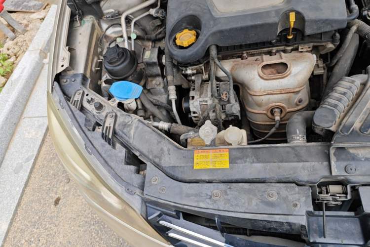 Used Roewe 350 2013 350S 1.5L Manual Xunchi Edition Engine Bay Right