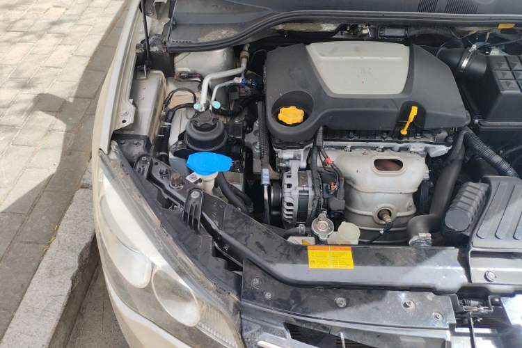 Used Roewe 350 2013 350S 1.5L Manual Xunchi Edition Engine Bay Right