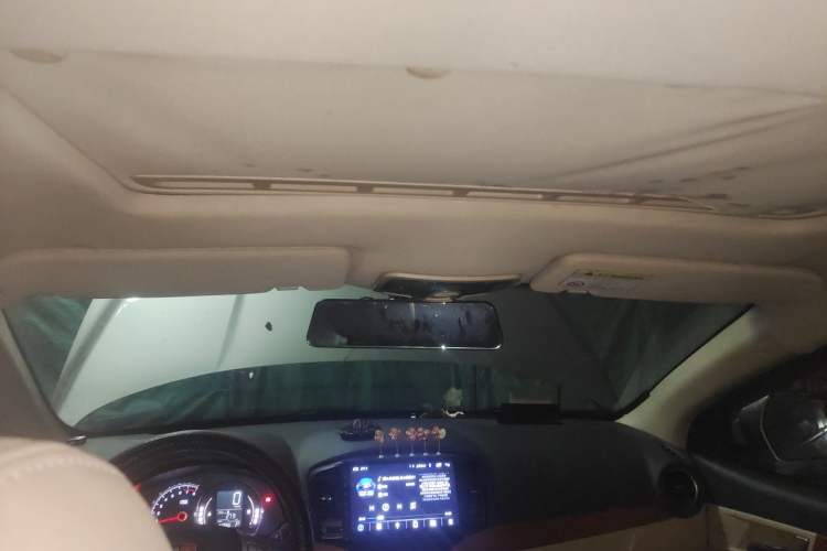 Used Roewe 350 2013 350C 1.5L Automatic Xunyue Edition Headliner
