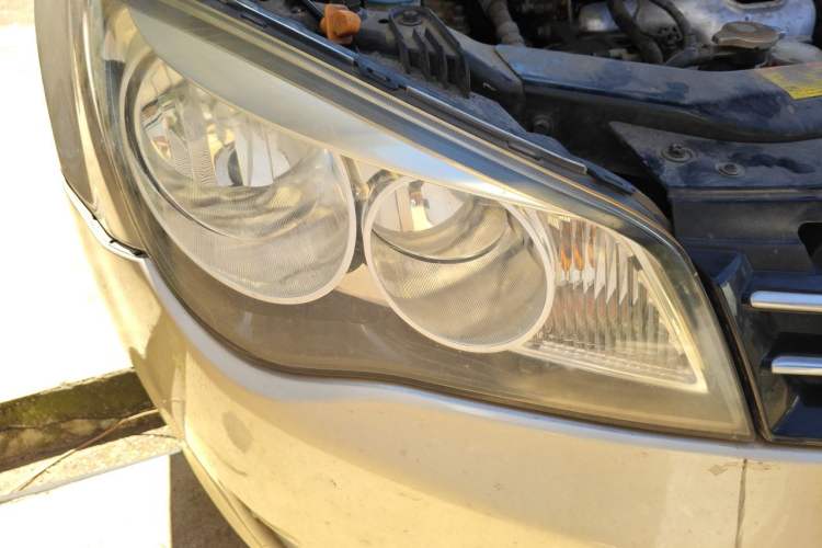 Used Roewe 350 2013 350C 1.5L Automatic Xunyue Edition Right Front Headlight