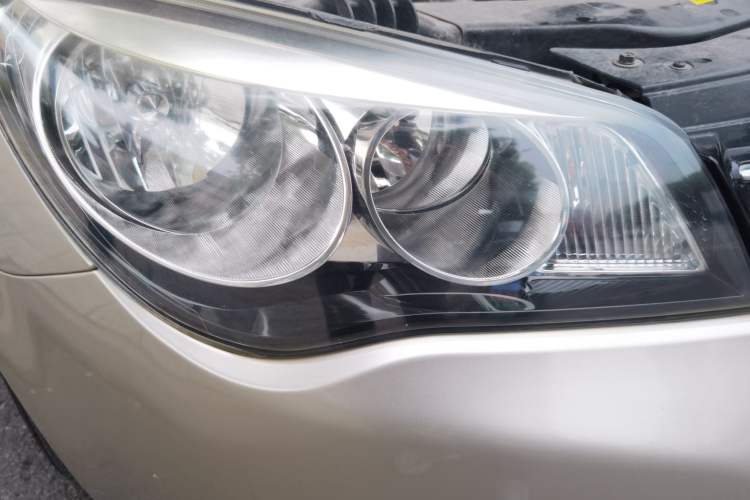 Used Roewe 350 2013 350S 1.5L Automatic Xunda Edition Right Front Headlight