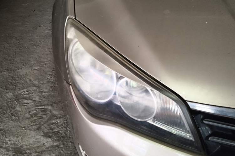 Used Roewe 350 2013 350S 1.5L Automatic Xunda Edition Right Front Headlight