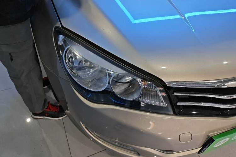 Used Roewe 350 2013 350S 1.5L Manual Xunchi Edition Right Front Headlight