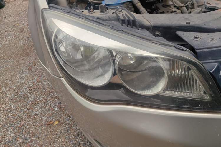 Used Roewe 350 2013 350C 1.5L Automatic Xunyue Edition Right Front Headlight