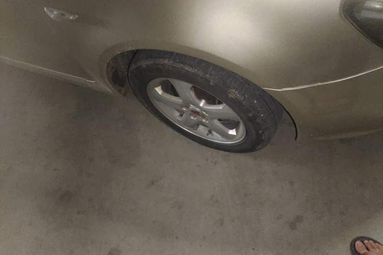 Used Roewe 350 2013 350C 1.5L Automatic Xunyue Edition Right Front Wheel Hub
