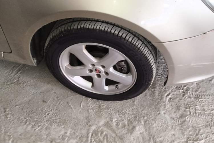 Used Roewe 350 2013 350S 1.5L Automatic Xunda Edition Right Front Wheel Hub
