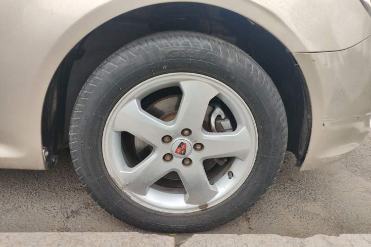 Used Roewe 350 2013 350S 1.5L Manual Xunchi Edition Right Front Wheel Hub