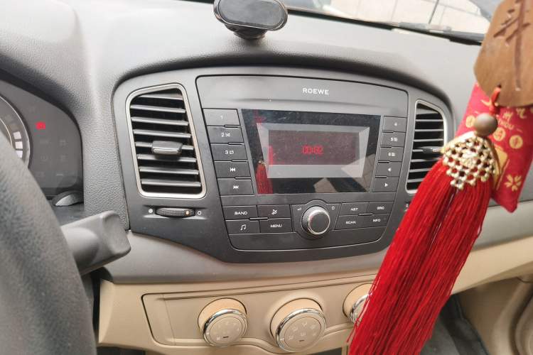 Used Roewe 350 2014 1.5L Manual Xunchi Edition Audio And AC Panel