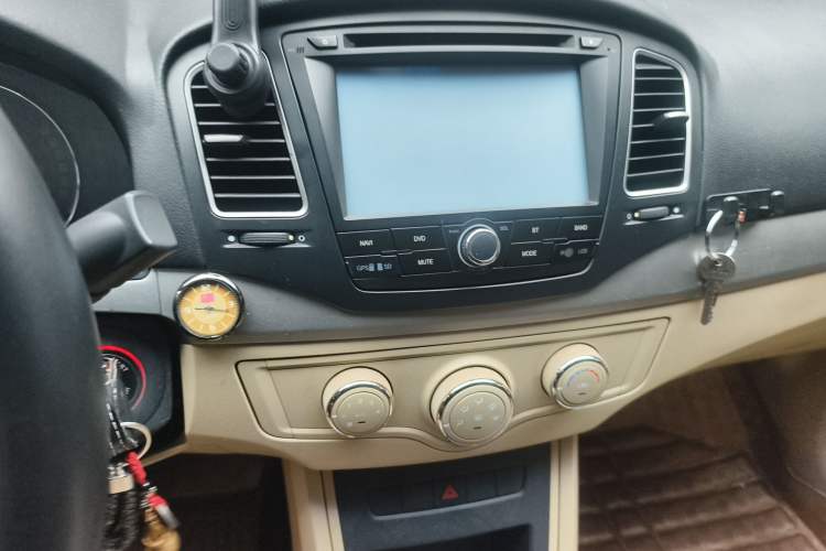 Used Roewe 350 2014 1.5L Manual Xunchi Edition Audio And AC Panel