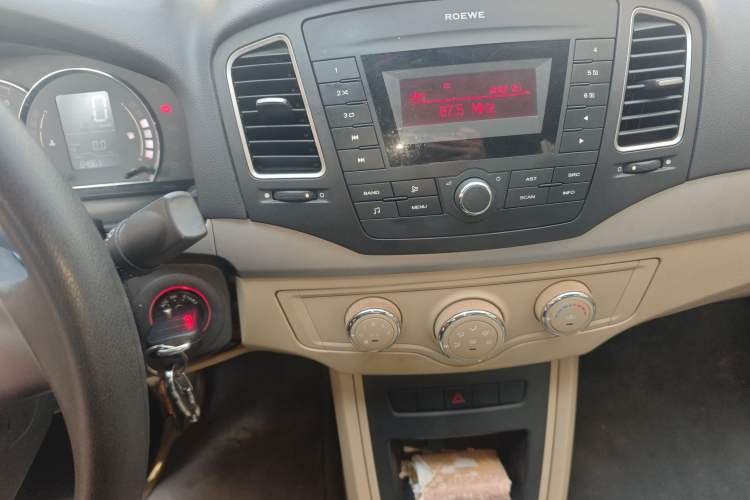 Used Roewe 350 2014 1.5L Manual Xunchi Edition Audio And AC Panel