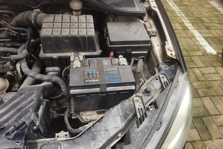 Used Roewe 350 2014 1.5L Manual Xunchi Edition Engine Bay Left