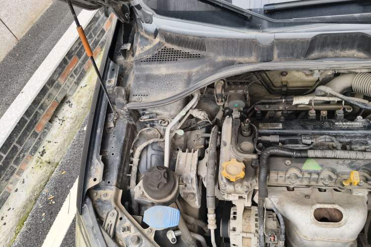 Used Roewe 350 2014 1.5L Manual Xunchi Edition Engine Bay Right