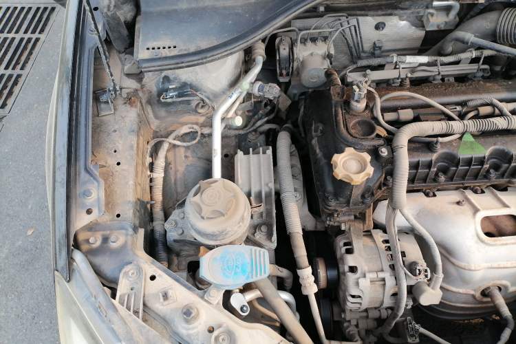 Used Roewe 350 2014 1.5L Automatic Xunyue Version Engine Bay Right