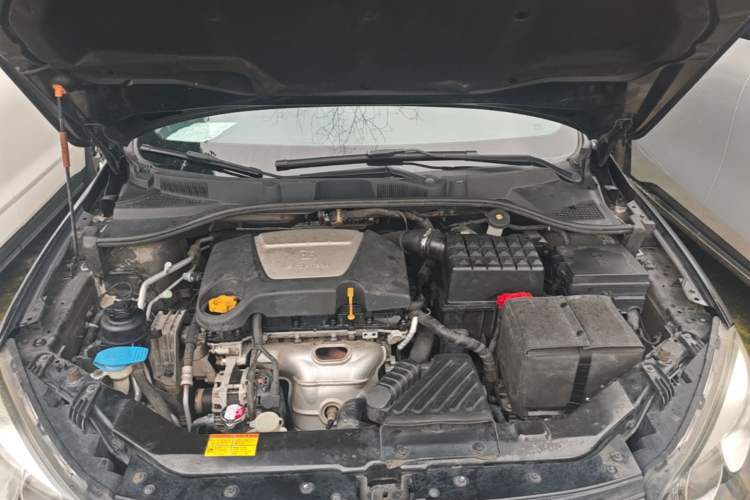 Used Roewe 350 2014 1.5L Automatic Xunyue Version Engine Bay