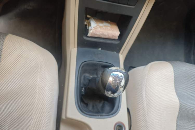 Used Roewe 350 2014 1.5L Manual Xunchi Edition Gear Lever