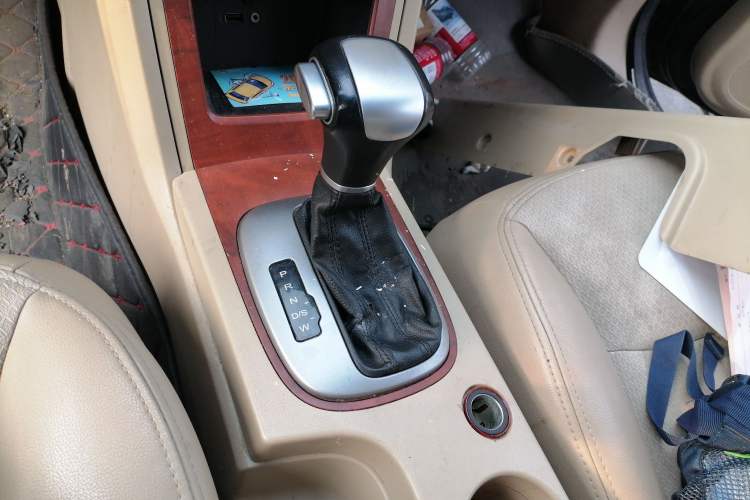Used Roewe 350 2014 1.5L Automatic Xunyue Version Gear Lever
