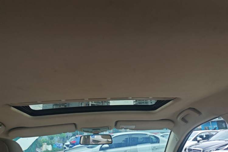Used Roewe 350 2014 1.5L Automatic Xunyue Version Headliner