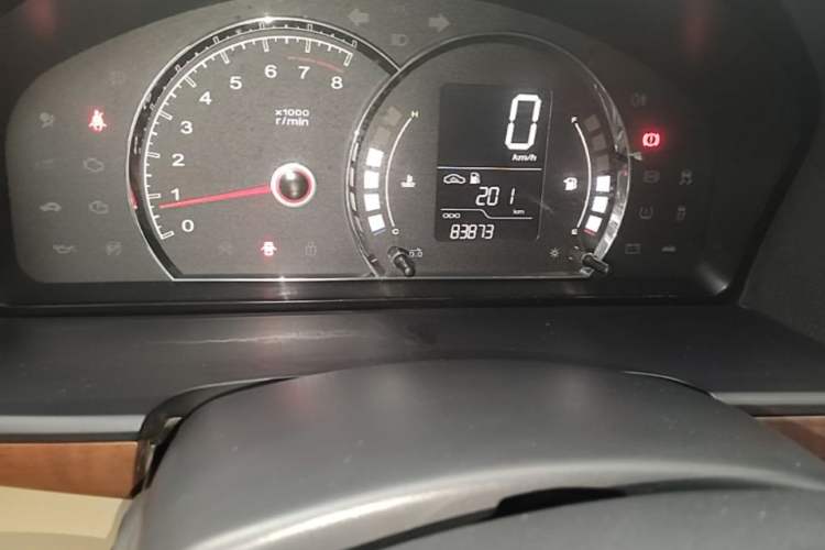 Used Roewe 350 2014 1.5L Manual Swift Edition Odometer Close Up
