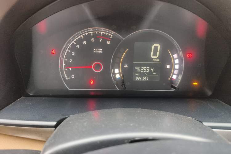 Used Roewe 350 2014 1.5L Manual Xunchi Edition Odometer Close Up