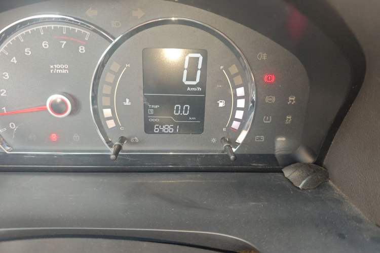 Used Roewe 350 2014 1.5L Manual Xunchi Edition Odometer Close Up
