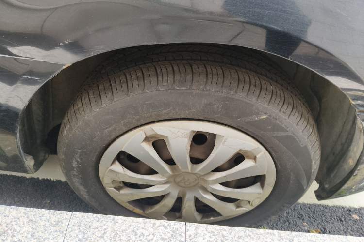 Used Roewe 350 2014 1.5L Manual Xunchi Edition Right Front Wheel Hub