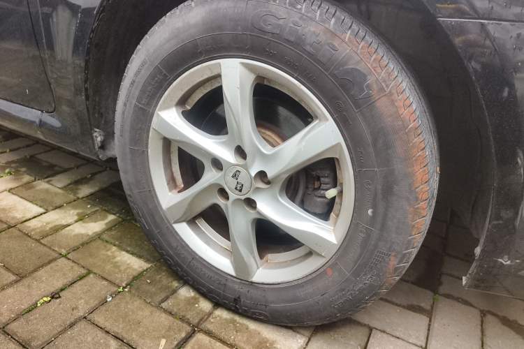 Used Roewe 350 2014 1.5L Manual Xunchi Edition Right Front Wheel Hub