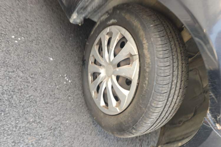Used Roewe 350 2014 1.5L Manual Xunchi Edition Right Front Wheel Hub