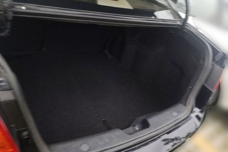 Used Roewe 350 2014 1.5L Manual Swift Edition Trunk