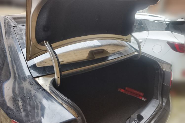 Used Roewe 350 2014 1.5L Manual Xunchi Edition Trunk
