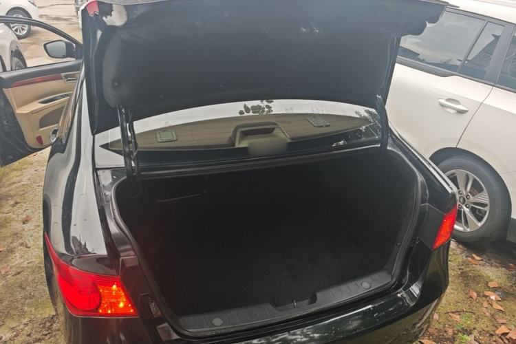 Used Roewe 350 2014 1.5L Automatic Xunyue Version Trunk