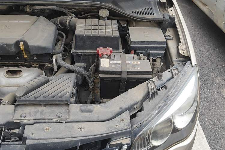 Used Roewe 350 2014 1.5L Automatic Xunyue Version Engine Bay Left