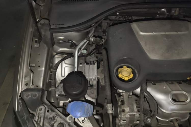Used Roewe 350 2014 1.5L Manual Swift Edition Engine Bay Right