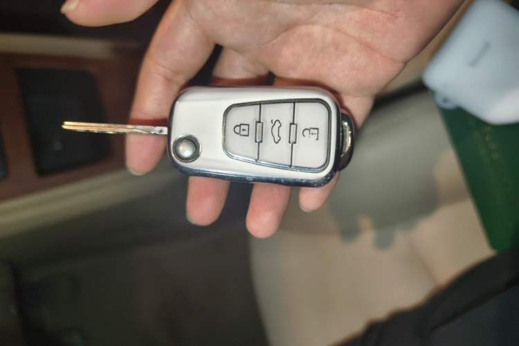 Used Roewe 350 2014 1.5L Manual Swift Edition Vehicle Key