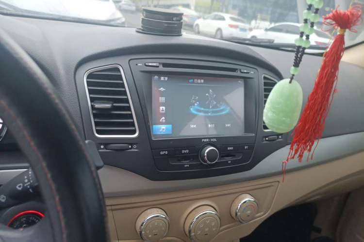 Used Roewe 350 2014 1.5L Manual Xunchi Edition Audio And AC Panel