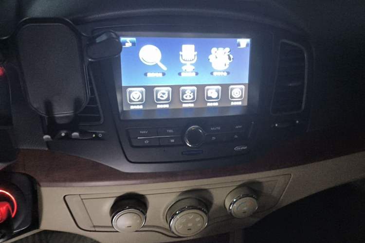 Used Roewe 350 2014 1.5L Automatic Xunyue Version Audio And AC Panel