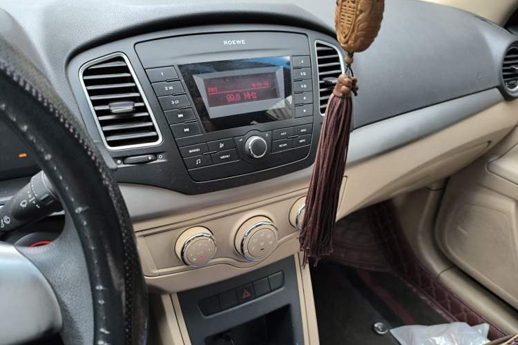 Used Roewe 350 2014 1.5L Manual Xunchi Edition Audio And AC Panel