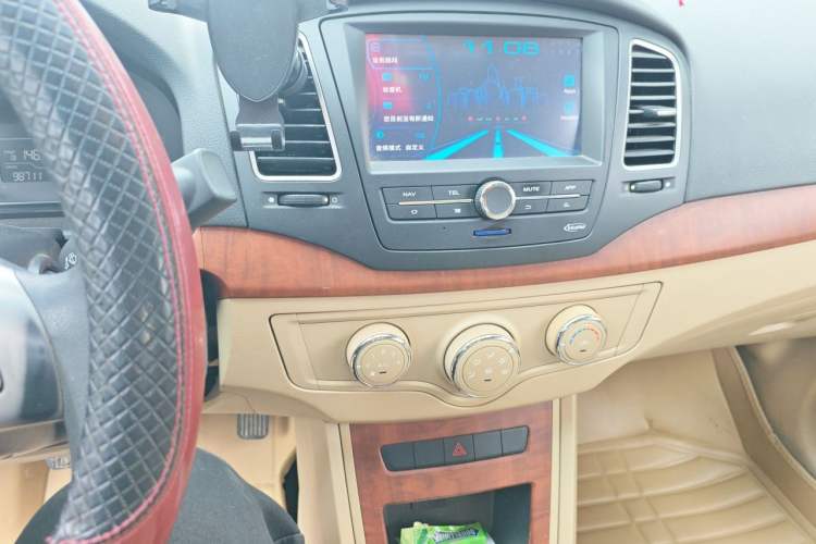 Used Roewe 350 2014 1.5L Manual Swift Edition Audio And AC Panel