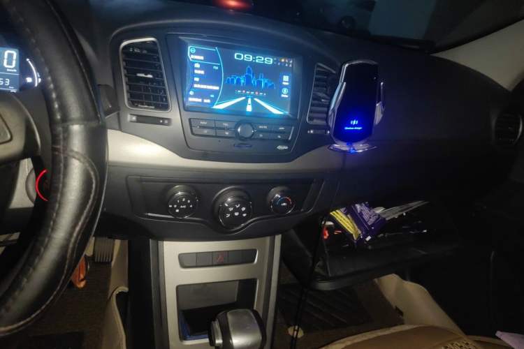 Used Roewe 350 2014 1.5L Automatic Xunyue Version Audio And AC Panel