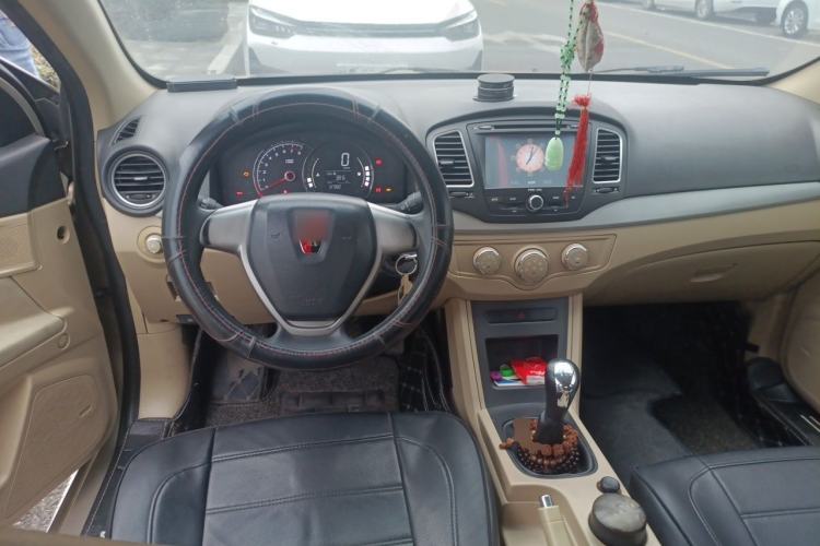 Used Roewe 350 2014 1.5L Manual Xunchi Edition Center Console