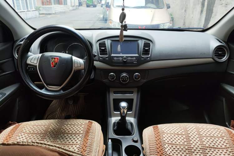 Used Roewe 350 2014 1.5L Manual Swift Edition Center Console