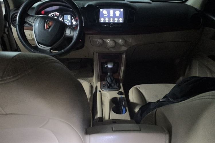 Used Roewe 350 2014 1.5L Automatic Xunyue Version Center Console