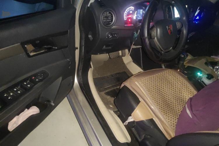 Used Roewe 350 2014 1.5L Automatic Xunyue Version Driver Seat