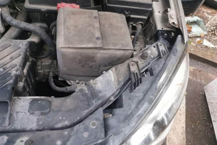 Used Roewe 350 2014 1.5L Manual Xunchi Edition Engine Bay Left
