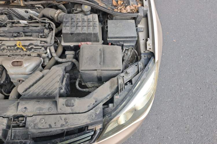 Used Roewe 350 2014 1.5L Manual Xunchi Edition Engine Bay Left